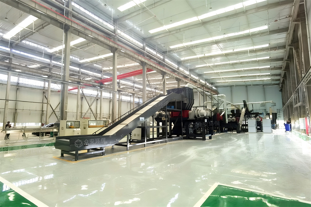 張家口風(fēng)電葉片破碎現(xiàn)場(chǎng) (2).jpg